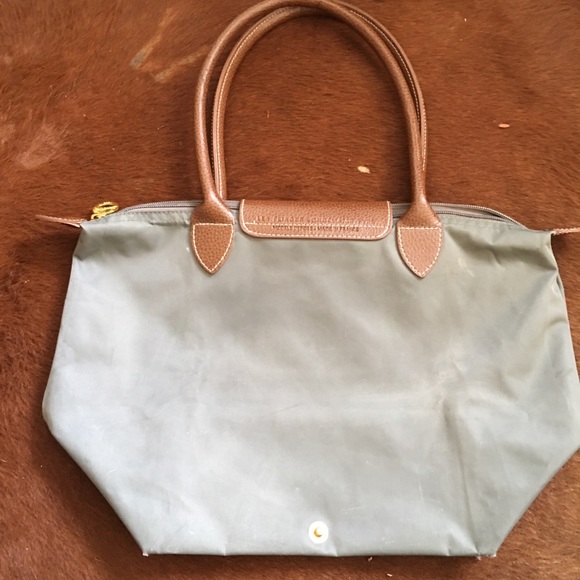 Grey used Longchamp small bag. - Picture 4 of 7